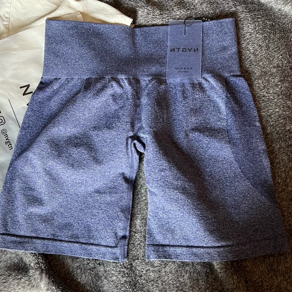 Contour seamless shorts